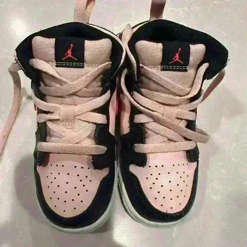 Nike dunks size 8C